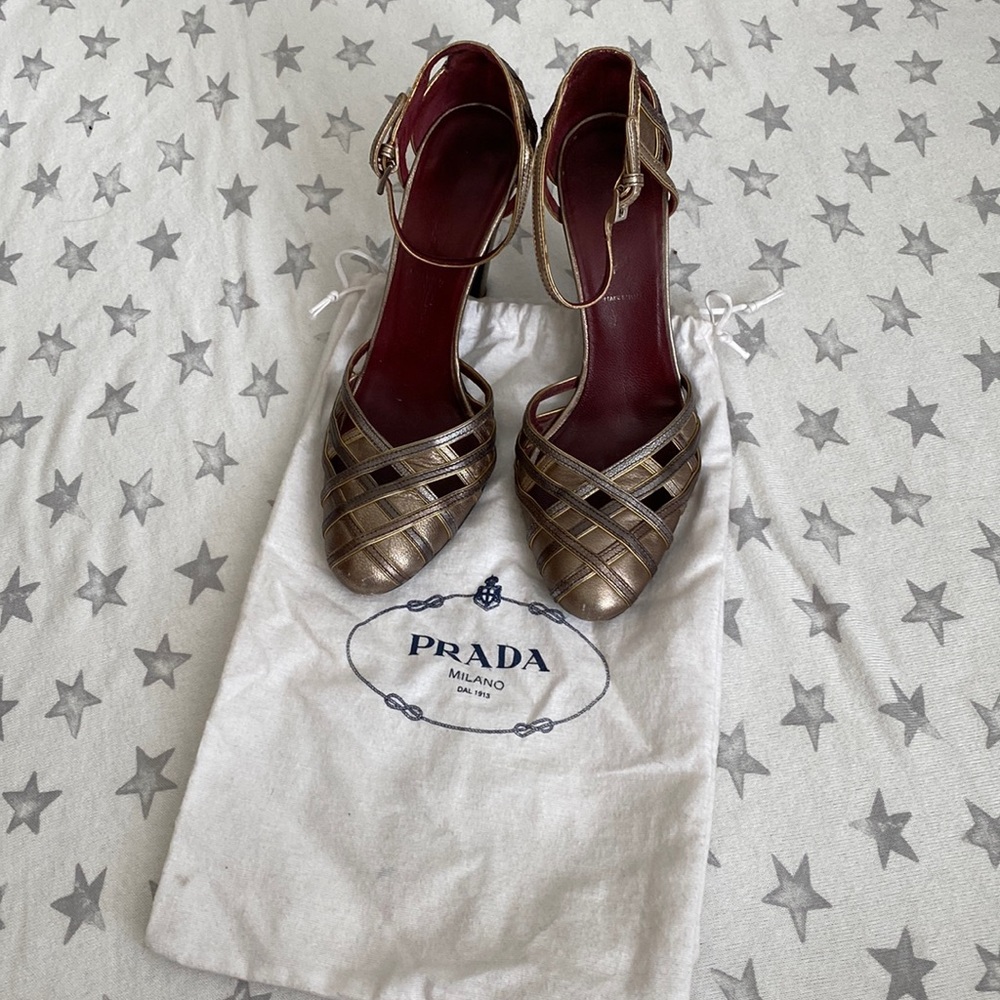 Prada Milano vintage pumps size 36.5